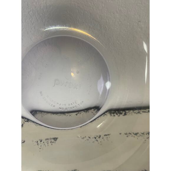 Pyrex 2 Quart Amethyst Original Casserole Dish - Picture 4 of 4